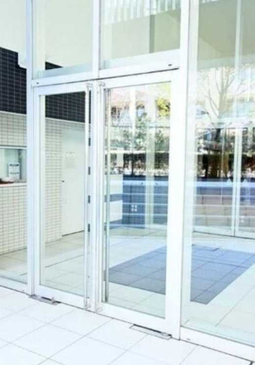 コンフォリア駒場　ペット相談可　浴室乾燥機　礼金０のエントランス