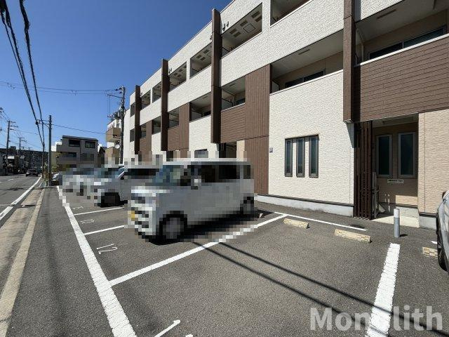 スリーハーブズグレンツェント泉大津の駐車場