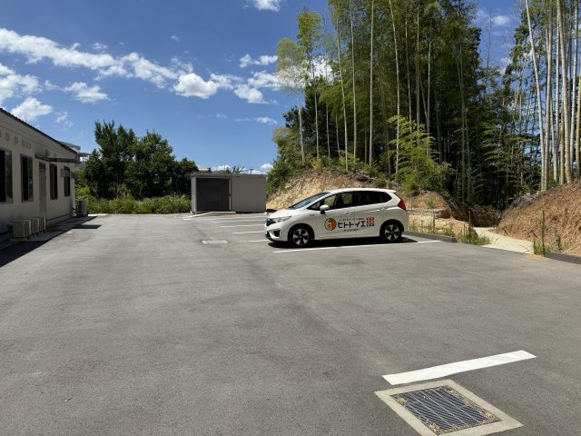 第6秋葉デイケア店舗の駐車場