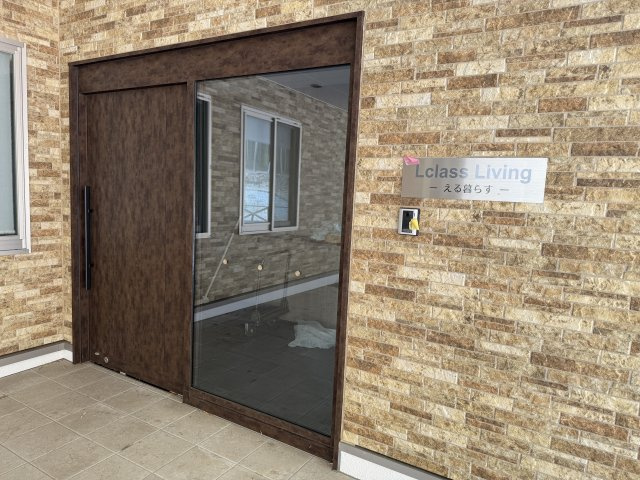 第6秋葉デイケア店舗のエントランス