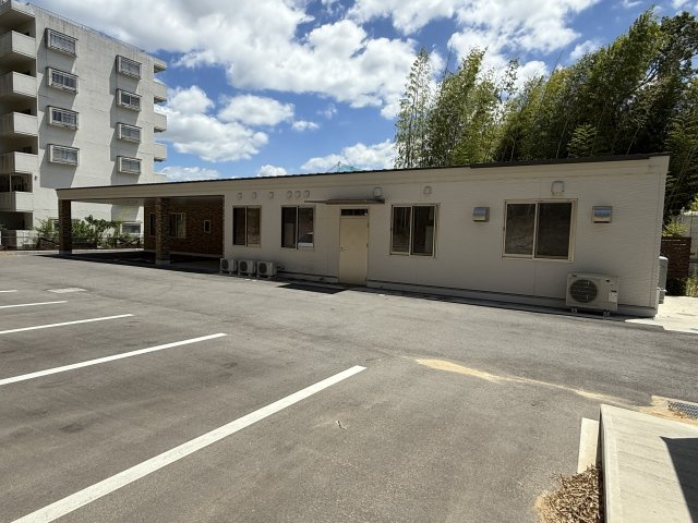 第6秋葉デイケア店舗の外観