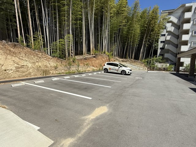 第6秋葉デイケア店舗の駐車場