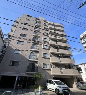 【外観】 | モダンでスタイリッシュな印象を与えるグレーを基調とした外観。