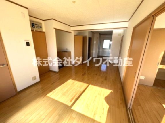 リバーサイドマンションの居間・リビング