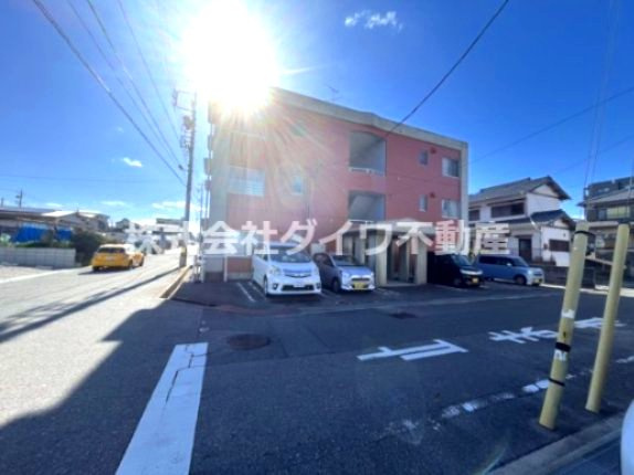 リバーサイドマンションの外観