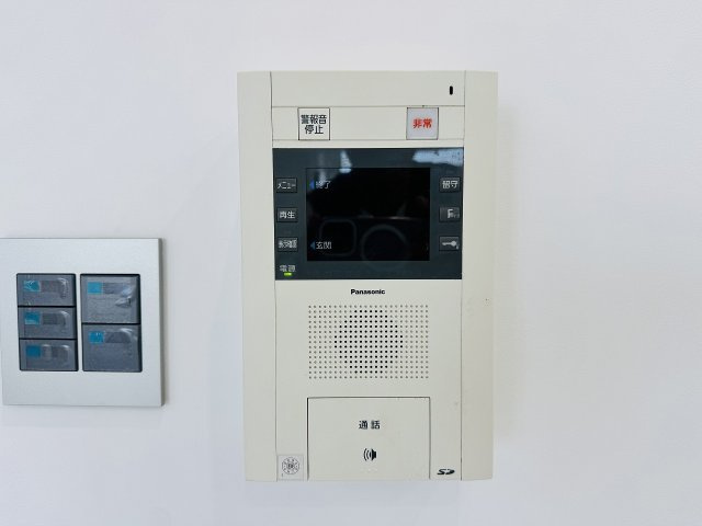 蓮生寺公園通り三番街５号棟のセキュリティ|～TVモニター付インターホン　訪問者の確認に便利です～