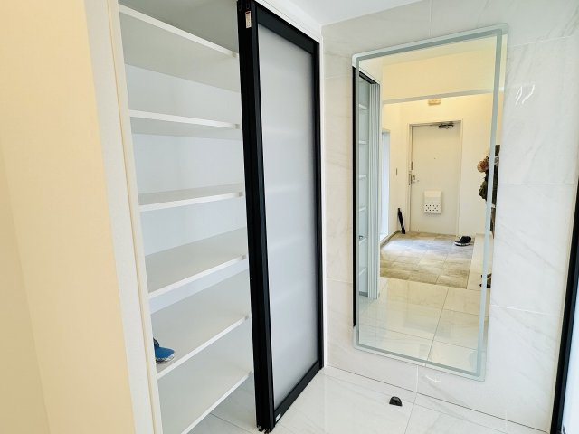 蓮生寺公園通り三番街５号棟の玄関|～大容量収納可能なシューズボックス～