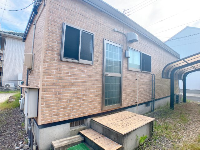 岩滑借家Bのエントランス