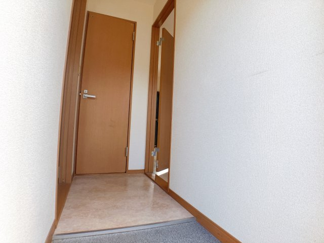 岩滑借家Bの玄関