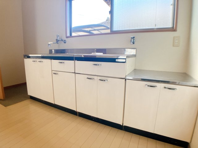 岩滑借家Bのキッチン