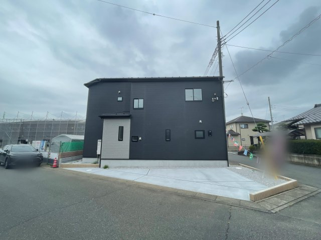 新築戸建・建売　東松山市美原町2丁目　BLOOMING GRADEN　全3棟の駐車場