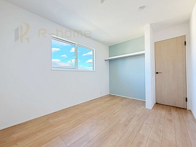 取手市井野第1期　新築戸建て　2号棟の洋室|どんな部屋家具も合わせやすいシンプルな洋室！整理しやすいオープンクローゼット！