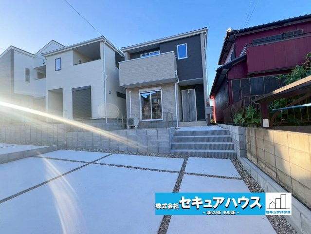 【今からご案内可能】知多市にしの台 全4棟 4号棟　の居間・リビング|事前予約にて現地ご見学いただけます！お気軽にお問い合わせください♪
■株式会社　セキュアハウス　豊明支店■
住宅ローンに強く、知識、経験豊富なスタッフ在籍
お客様に寄り添い、ご成約後もサポート致します