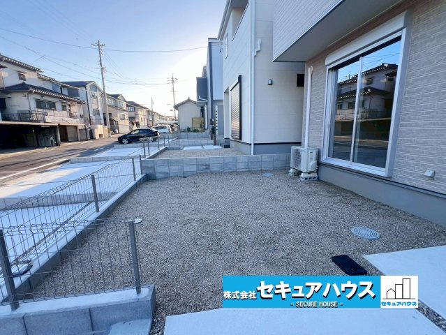【今からご案内可能】知多市にしの台 全4棟 4号棟　の庭|【庭】
◆芝生を敷いたり、ちょっとしたガーデニングスペースとして利用できます。