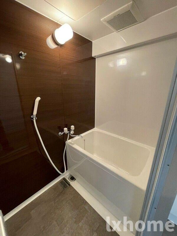 メゾントゥルースの浴室|落ち着いた空間のお風呂です