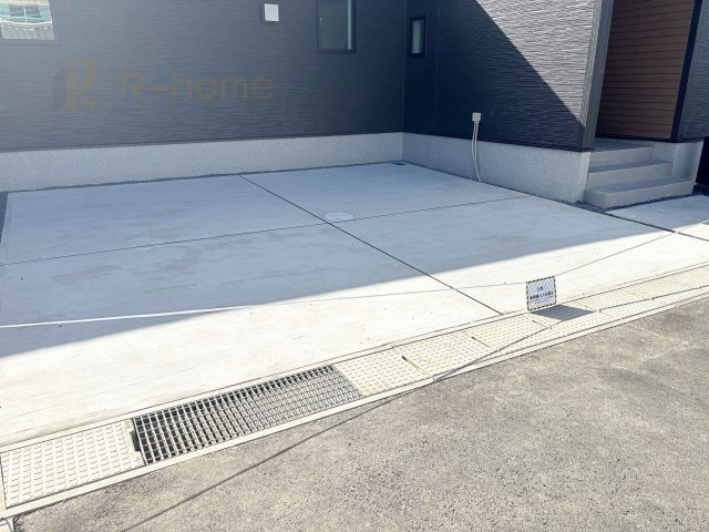 取手市井野第1期　新築戸建て　4号棟の駐車場|カースペースは2台お停めいただけます♪