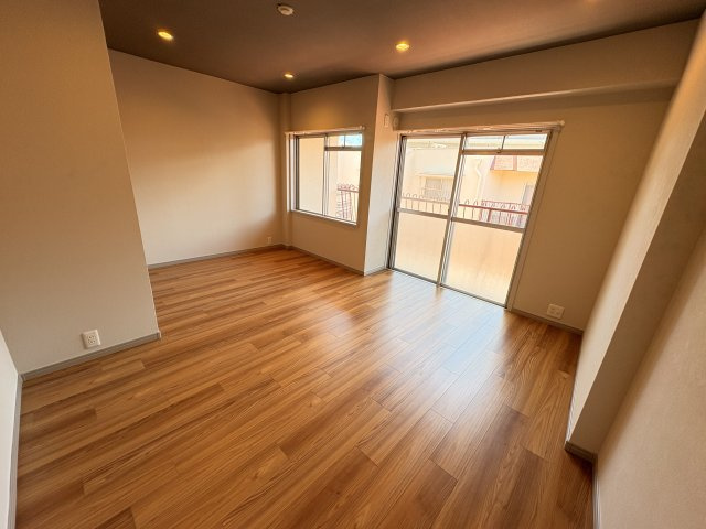 五色山パークハイツの洋室