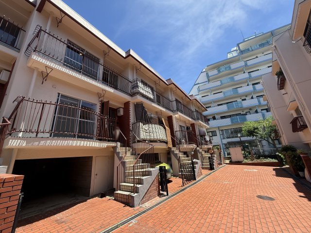 五色山パークハイツの前面道路含む現地写真