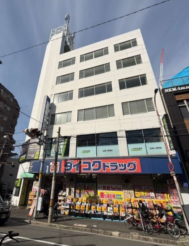 新井ビルの外観