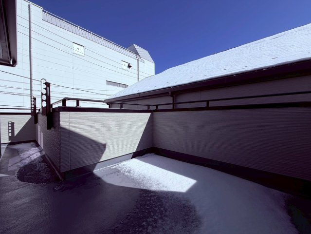 【バルコニー】 | 練馬区豊玉南２丁目　新築戸建て　A号棟 | 広々開放的なバルコニーは陽当たりも良好で多目的に使用できます