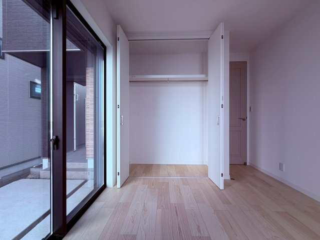 【収納】 | 練馬区豊玉南２丁目　新築戸建て　A号棟 | 収納スペースも豊富に確保、衣類もスッキリ収納できます