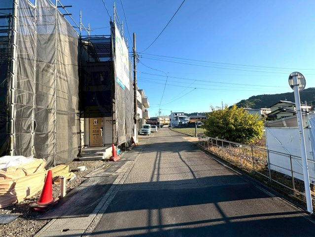 静岡市葵区新伝馬３期　新築戸建　全３棟　B号棟の前面道路含む現地写真|2025/10/28撮影