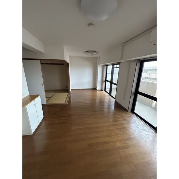 ライオンズマンション姫路市役所前の居間・リビング