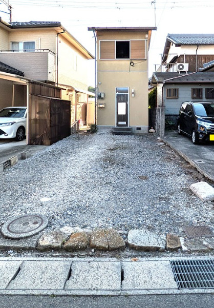 近江八幡市鉄砲町　店舗　内覧可能物件の駐車場