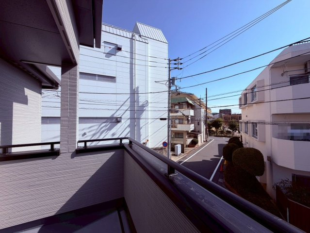 【展望】 | 練馬区豊玉南２丁目　新築戸建て　Ｂ号棟 | 広いバルコニーからはパノラマのような視界を楽しめます