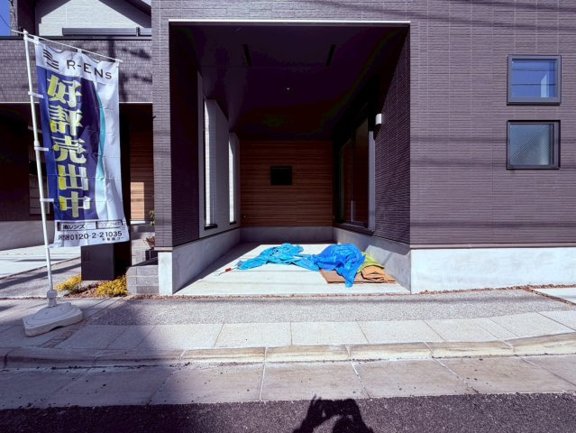 【駐車場】 | 練馬区豊玉南２丁目　新築戸建て　Ｂ号棟 | 大切な愛車を、雨・風・直射日光からしっかり守る車庫