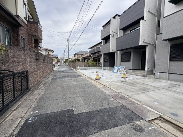 【その他】 | 福岡市西区小戸3丁目6期　1号棟（全3棟）【仲介手数料無料・0円】 | 現地写真。前面道路です。