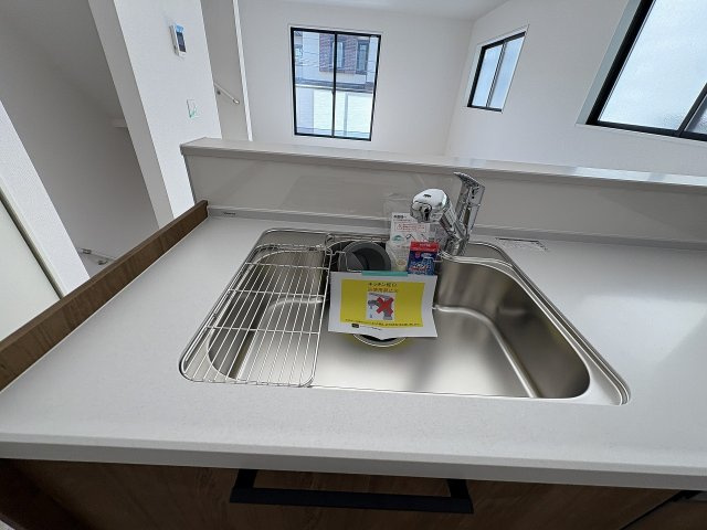【キッチン】 | 福岡市西区小戸3丁目6期　2号棟（全3棟）【仲介手数料無料・0円】 | 現地写真。