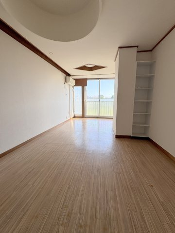 ユー18ビルの居間・リビング