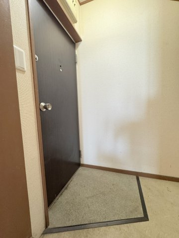 ユー18ビルの玄関