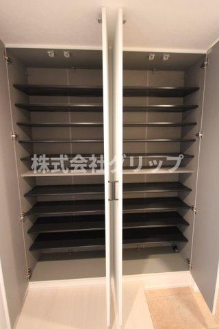 ドゥーエ横浜駅前の収納