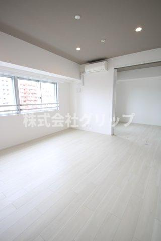 ドゥーエ横浜駅前の居間・リビング