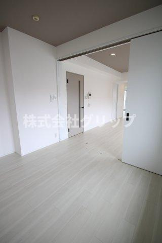 ドゥーエ横浜駅前の居間・リビング