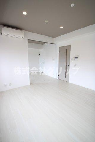 ドゥーエ横浜駅前の居間・リビング