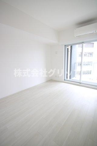 ドゥーエ横浜駅前の洋室