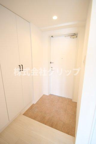 ドゥーエ横浜駅前の玄関