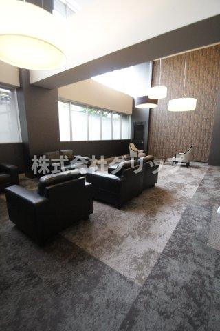 ドゥーエ横浜駅前のロビー