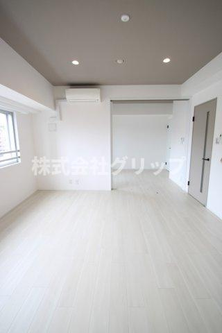 ドゥーエ横浜駅前の居間・リビング