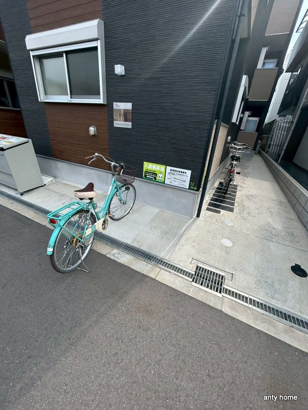 クレール　仲介手数料無料の駐車場