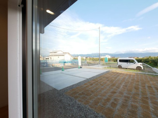 【展望】 | リビングからお庭を望む