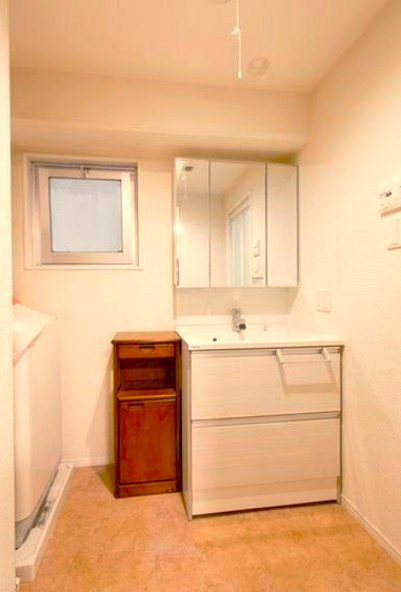 ハピーハイツ入谷の独立洗面台