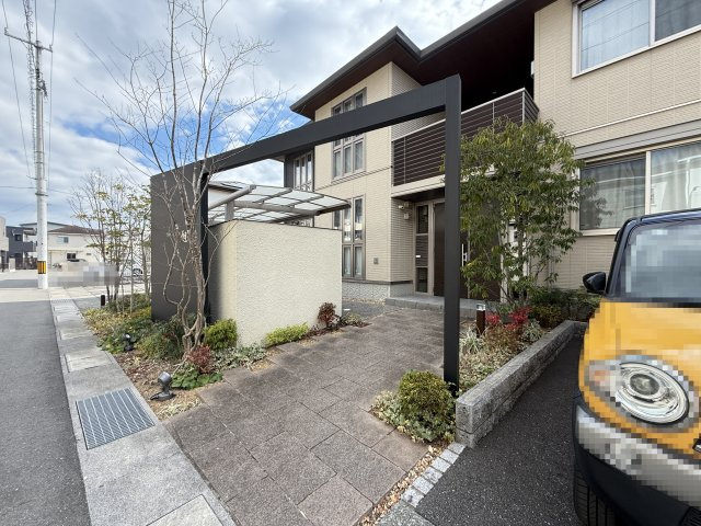 シャーメゾン旭WESTのエントランス