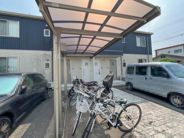 シャーメゾン・ル・プレ B棟の駐車場