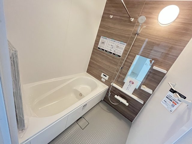 【浴室】 | 春日市塚原台2丁目1期　1号棟（全1棟）【仲介手数料無料・0円】 | 現地写真。浴室です。