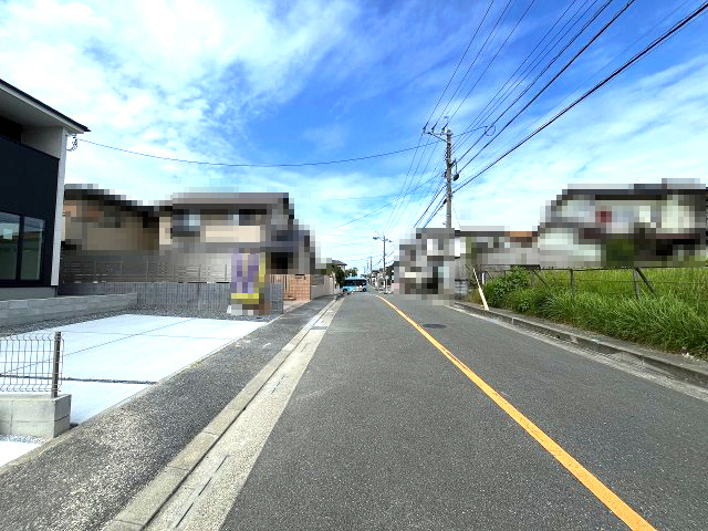 【その他】 | 春日市塚原台2丁目1期　1号棟（全1棟）【仲介手数料無料・0円】 | 現地写真。前面道路です。