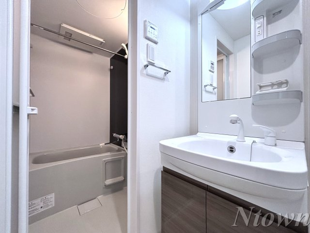 【洗面所】 | S-RESIDENCE名駅North | 脱衣スペースもあります